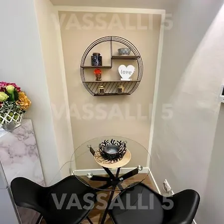 Vassalli 5 アパート *